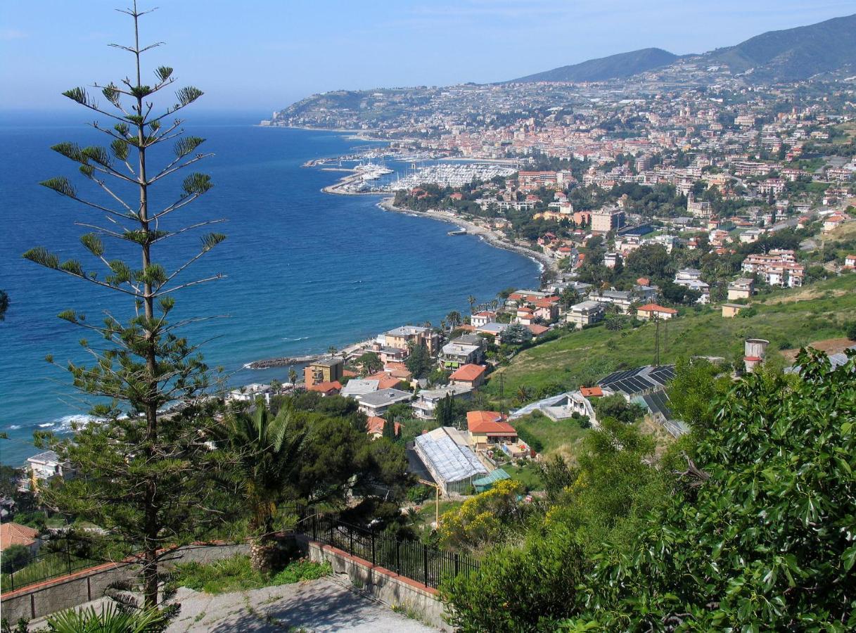 Casa Fiorenza Parcheggio Privato Сан Ремо Екстериор снимка