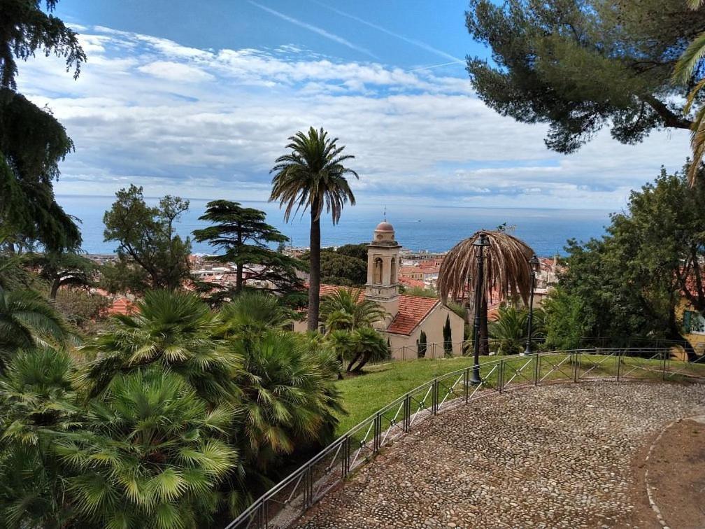 Casa Fiorenza Parcheggio Privato Сан Ремо Екстериор снимка
